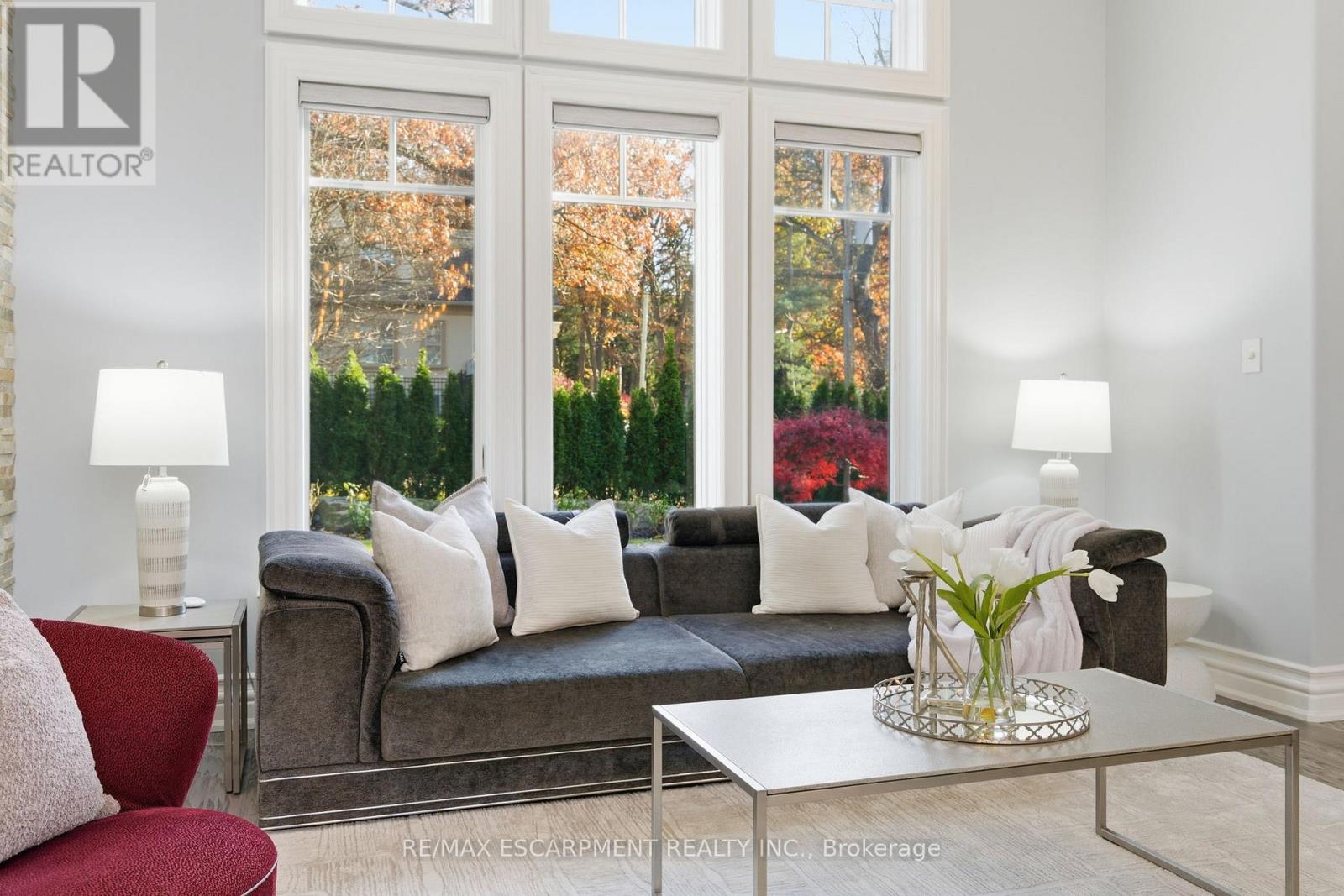 271 Oakhill Road, Mississauga, Ontario  L5G 2P8 - Photo 7 - W12576364