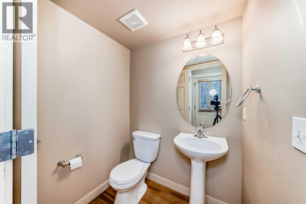 42 Ypres Green Sw, Calgary, Alberta  T2T 6M1 - Photo 18 - A2252885