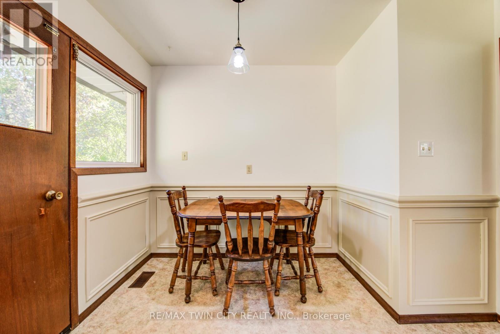 39 Kenwood Crescent, Guelph, Ontario  N1H 6E4 - Photo 12 - X12576326