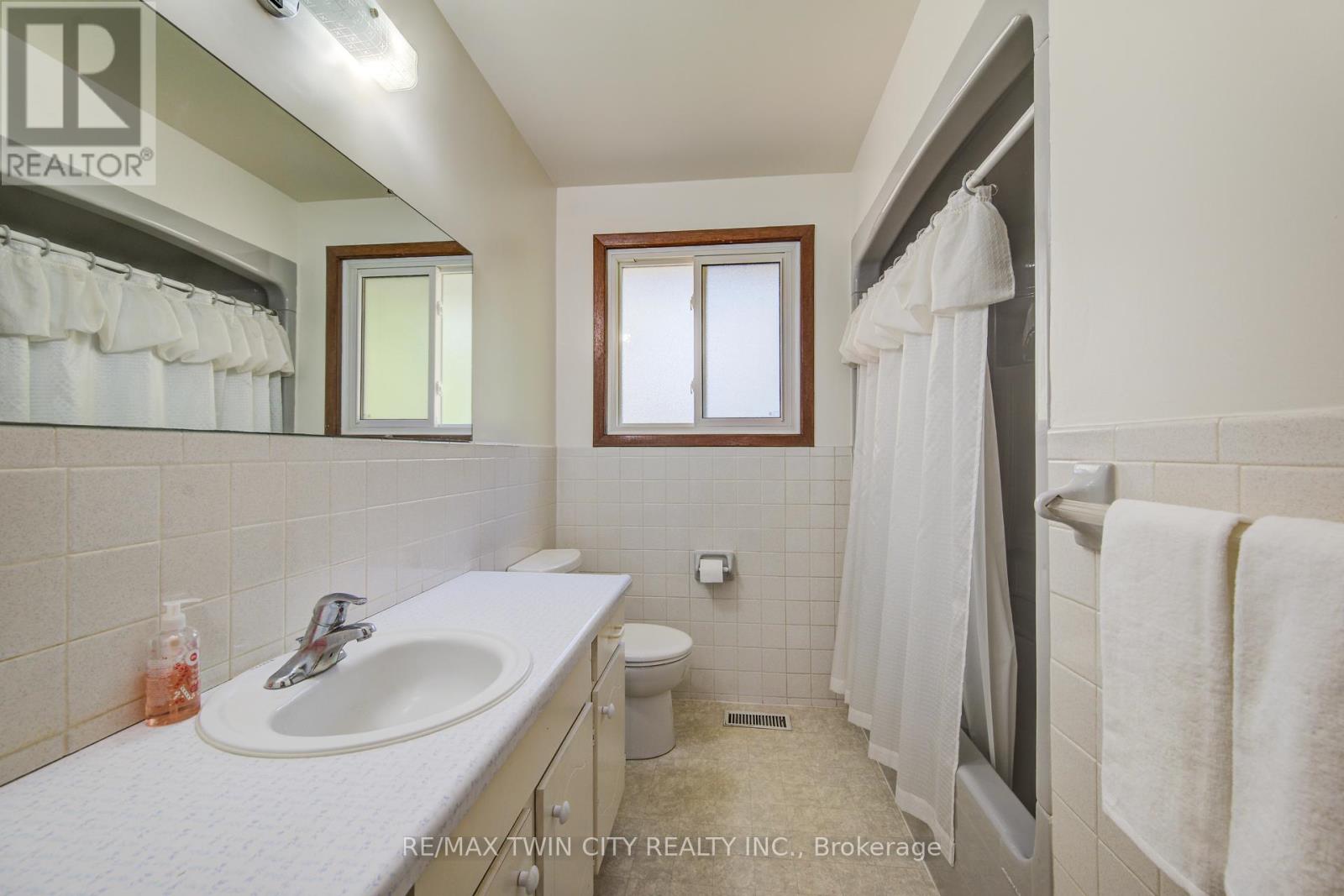 39 Kenwood Crescent, Guelph, Ontario  N1H 6E4 - Photo 17 - X12576326