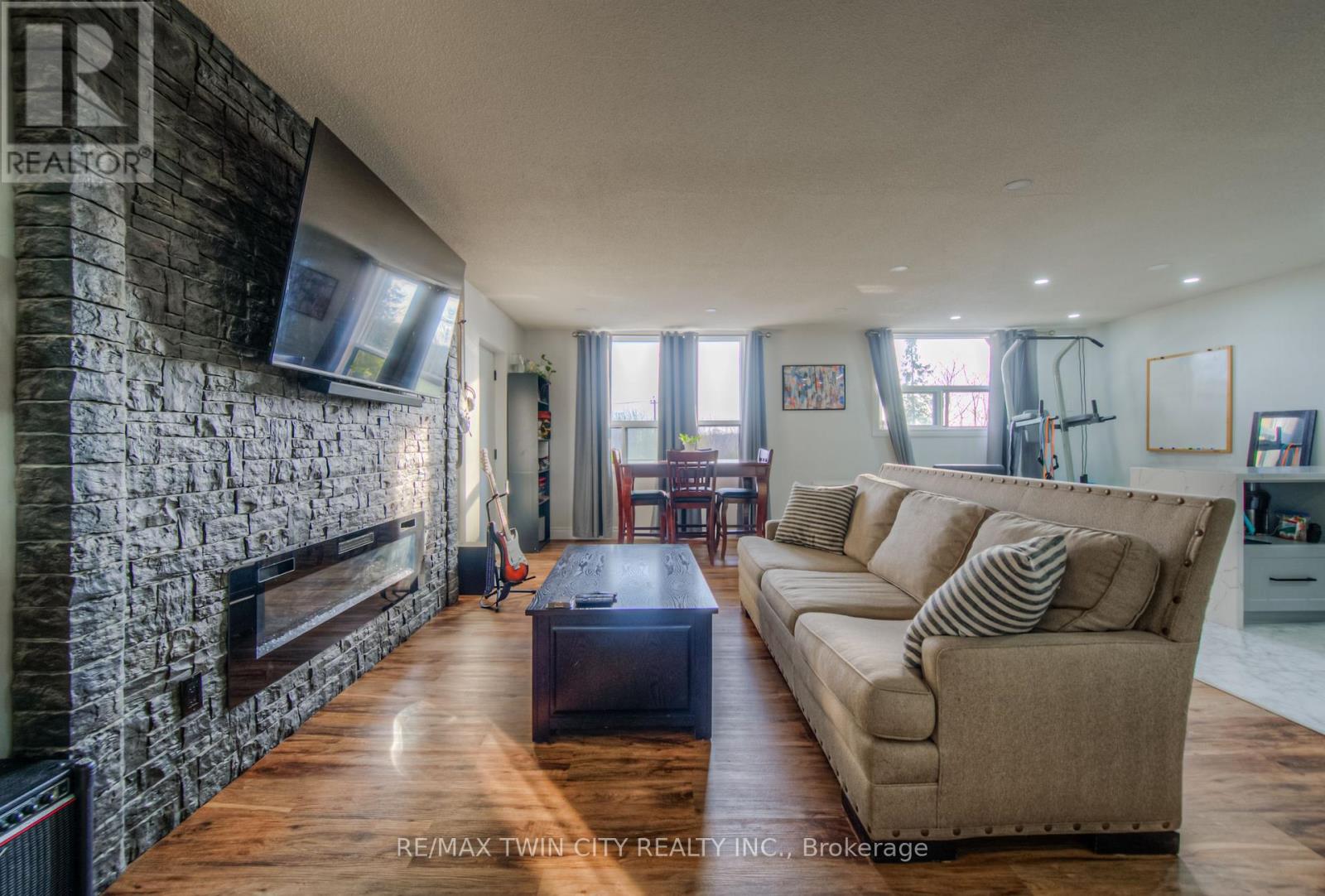 410 - 185 Kehl Street, Kitchener, Ontario  N2M 5B9 - Photo 4 - X12576370