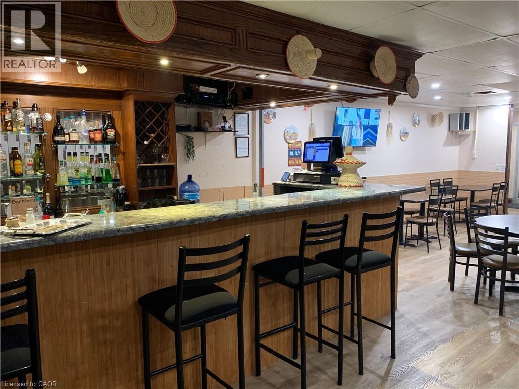 347 Lancaster Street W, Kitchener, Ontario  N2H 4H4 - Photo 2 - 40790202