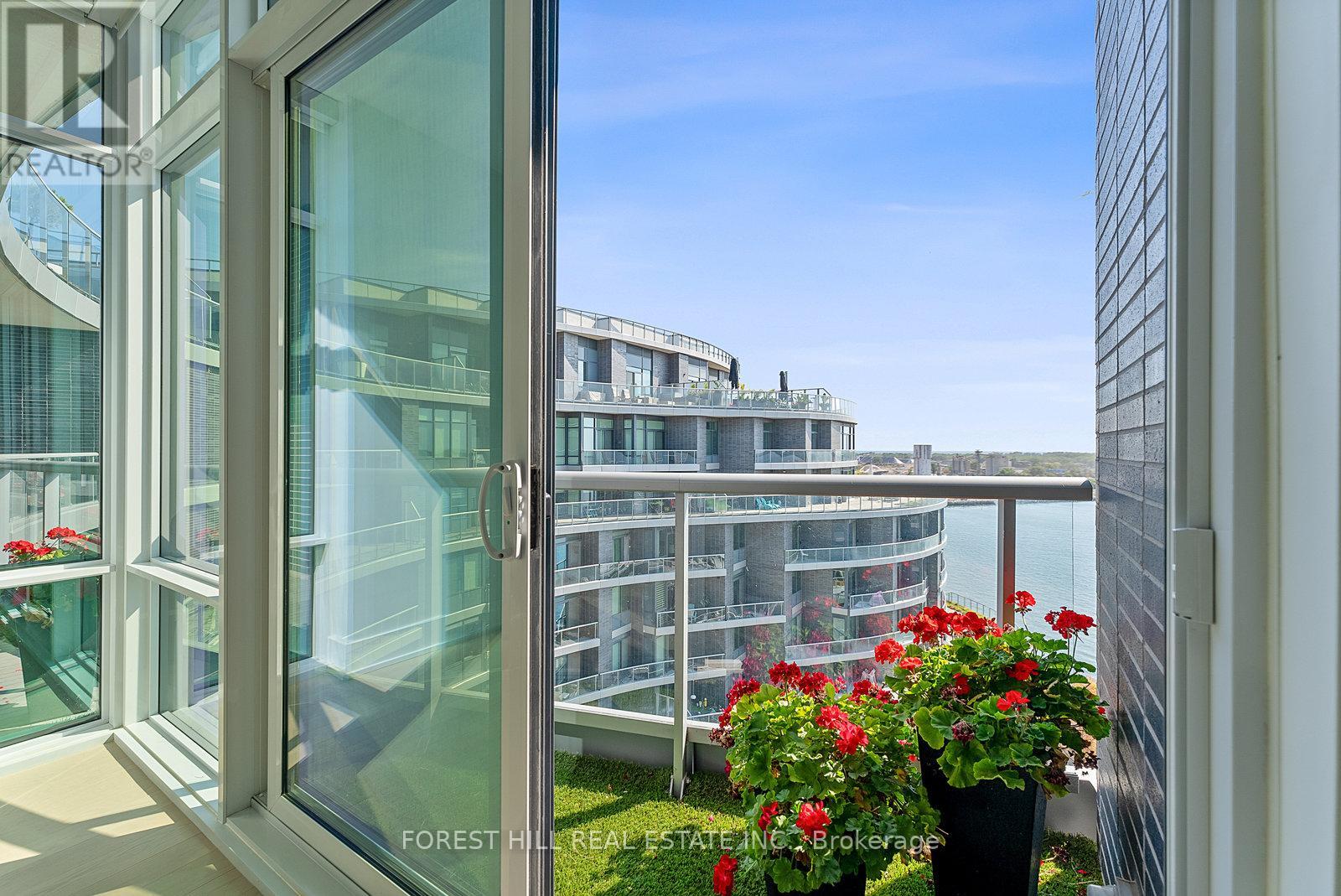 Sph #07 - 1 Edgewater Drive, Toronto, Ontario  M5A 0L1 - Photo 16 - C12576430