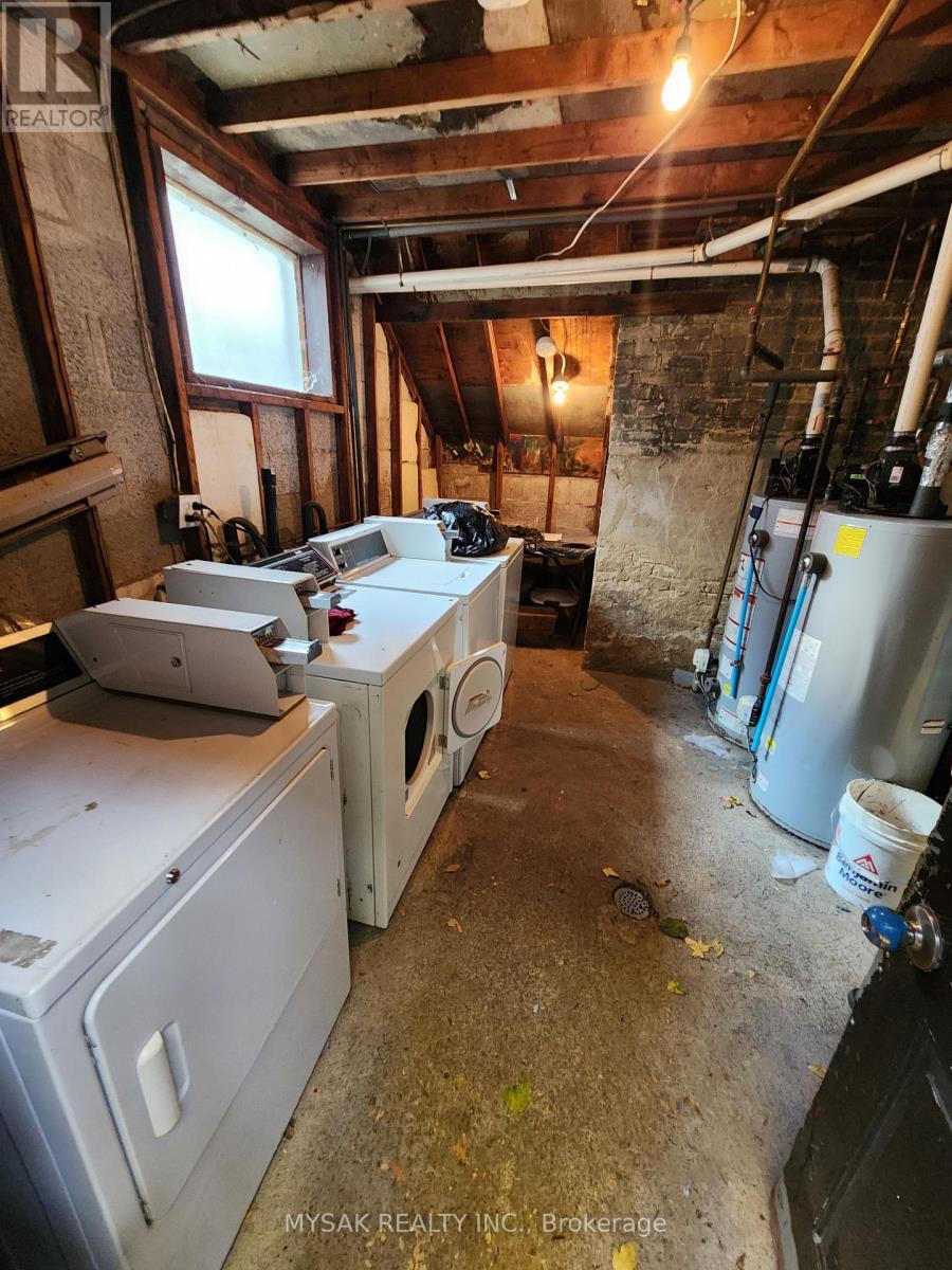 50-52 Dundonald Street, Toronto, Ontario  M4Y 1K2 - Photo 8 - C12576444