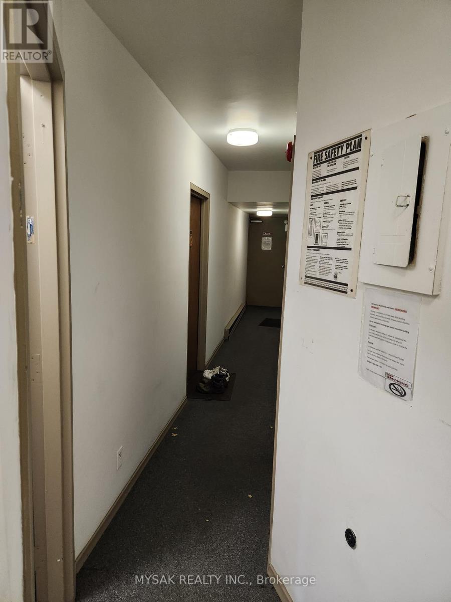 52 Dundonald Street, Toronto, Ontario  M4Y 1K2 - Photo 11 - C12576464