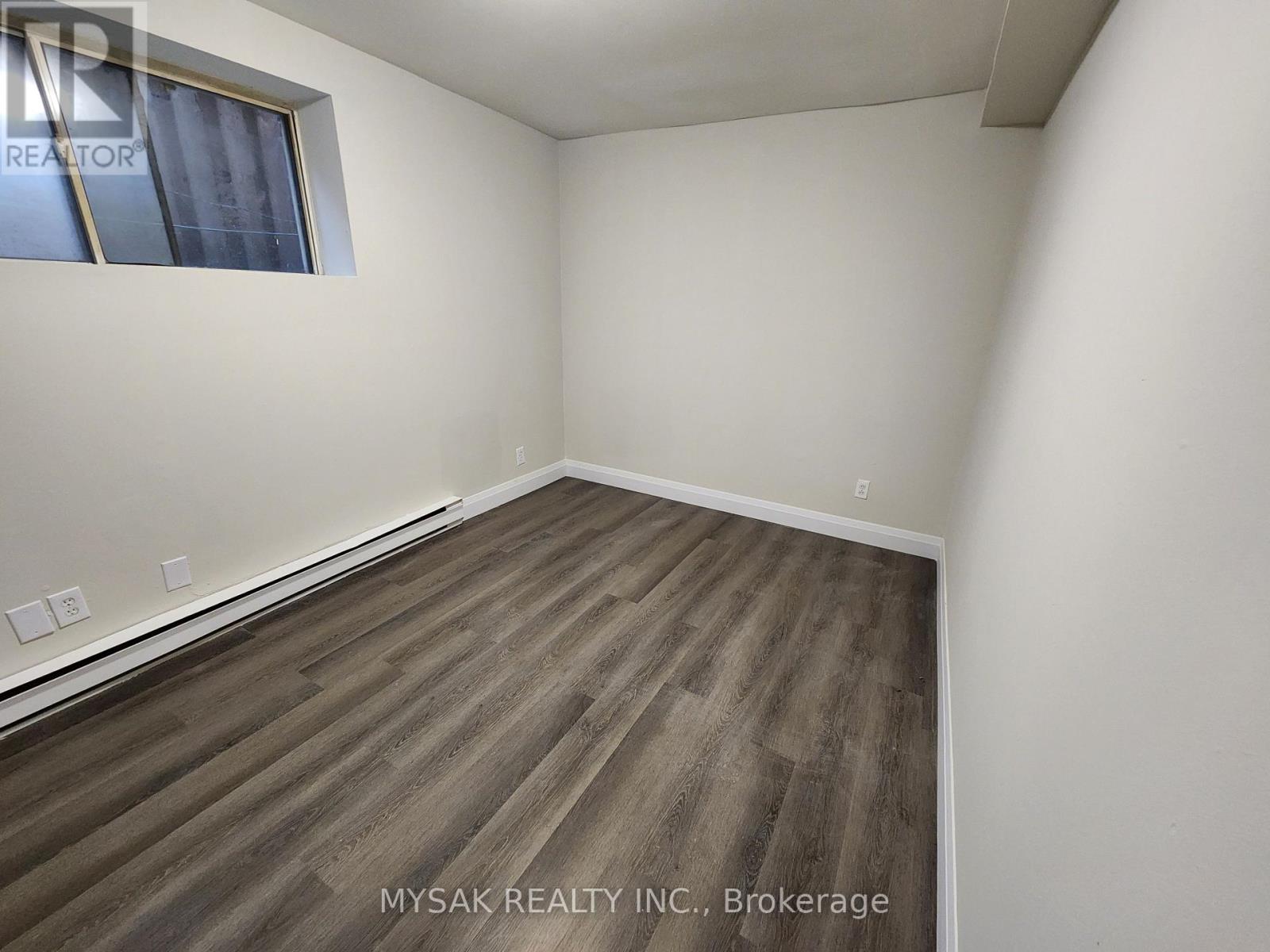 52 Dundonald Street, Toronto, Ontario  M4Y 1K2 - Photo 9 - C12576464