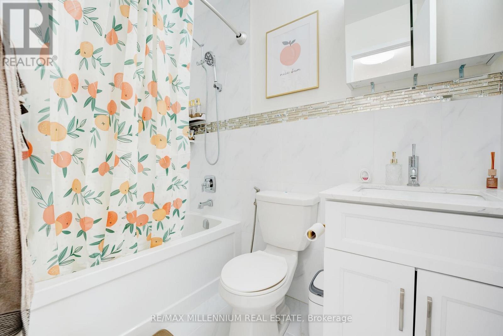 802 - 20 Bruyeres Mews, Toronto, Ontario  M5V 0G8 - Photo 16 - C12576542