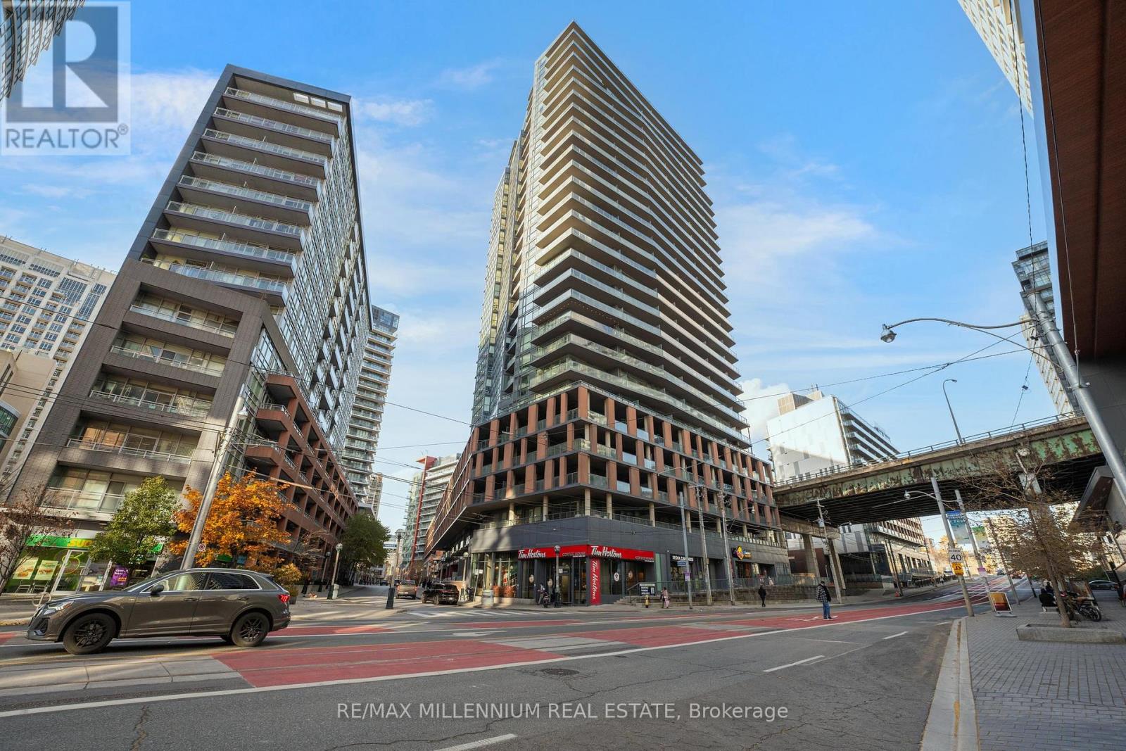 802 - 20 Bruyeres Mews, Toronto, Ontario  M5V 0G8 - Photo 3 - C12576542