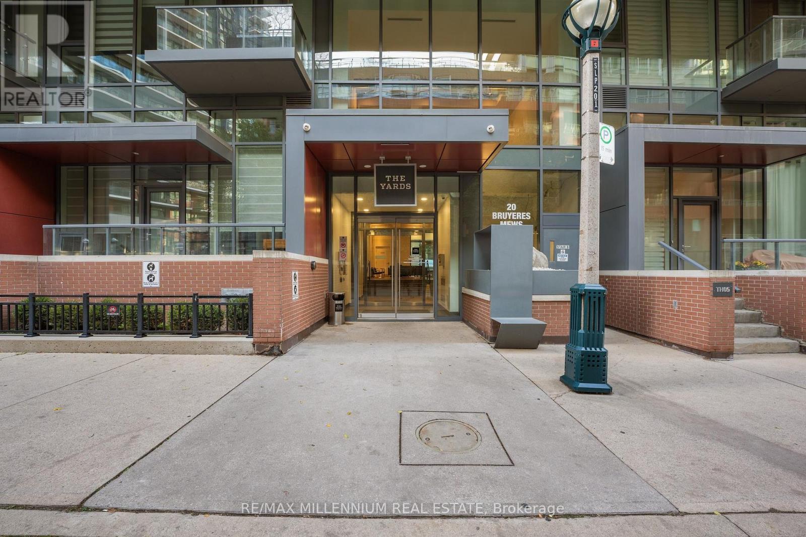 802 - 20 Bruyeres Mews, Toronto, Ontario  M5V 0G8 - Photo 5 - C12576542