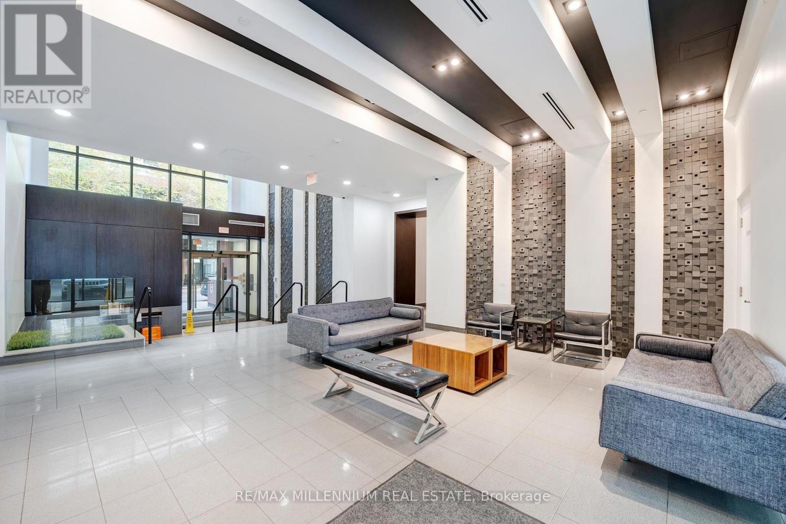 802 - 20 Bruyeres Mews, Toronto, Ontario  M5V 0G8 - Photo 8 - C12576542