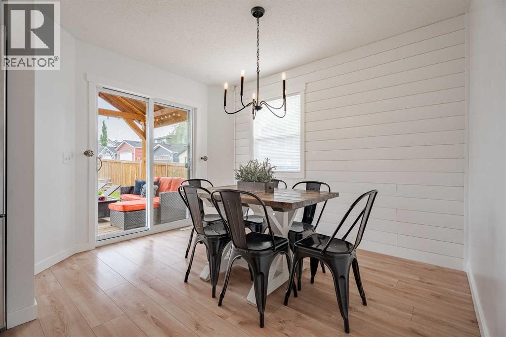 93 Evansford Circle Nw, Calgary, Alberta  T3P 0A9 - Photo 9 - A2254544