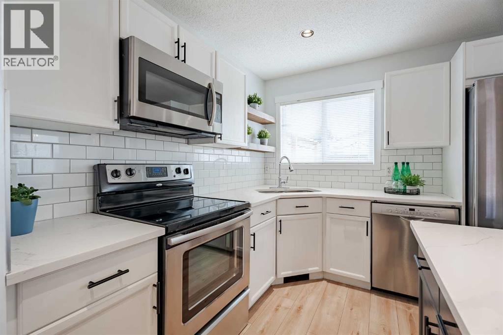 93 Evansford Circle Nw, Calgary, Alberta  T3P 0A9 - Photo 7 - A2254544