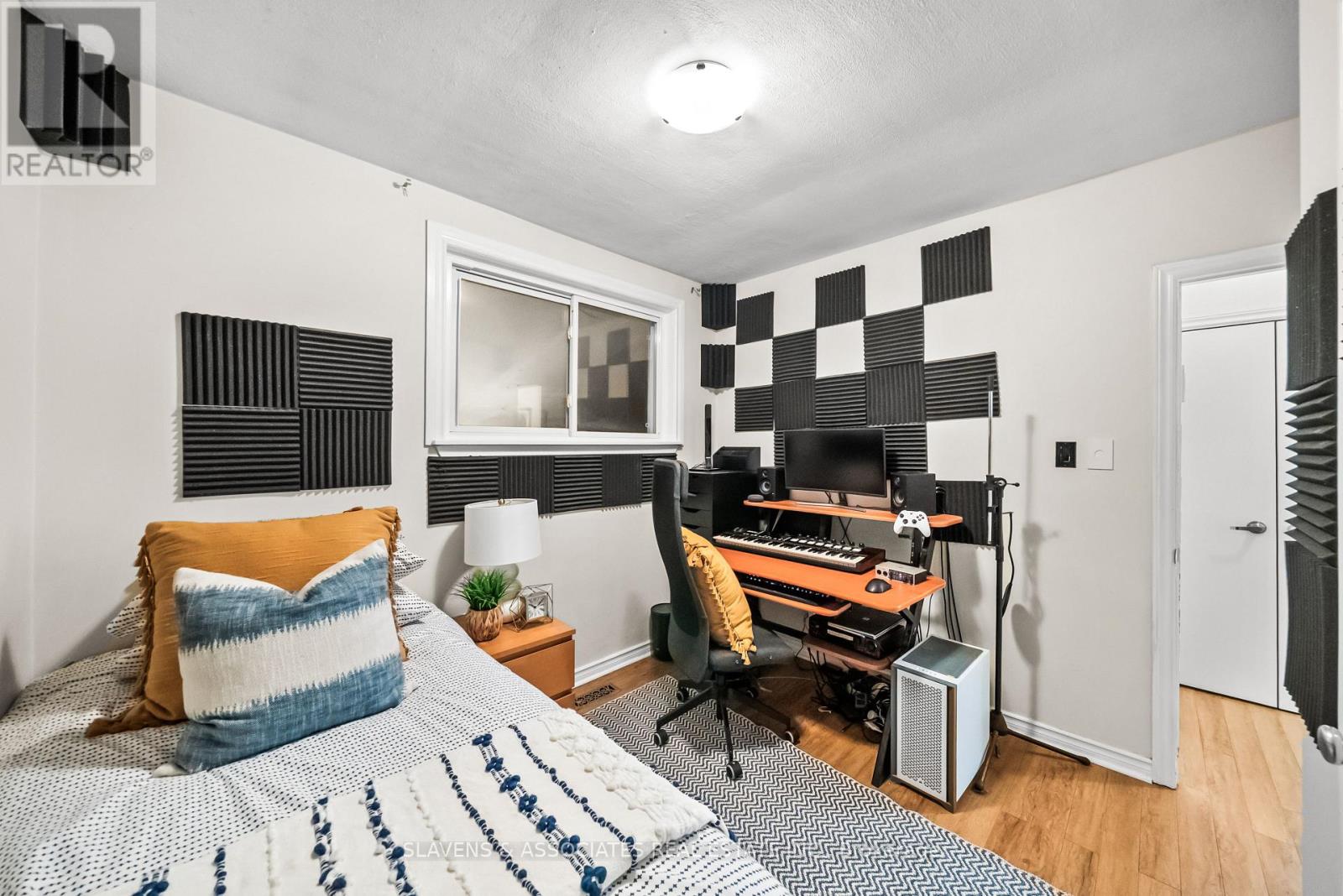 48 Billingsgate Crescent, Ajax, Ontario  L1S 2R8 - Photo 16 - E12576468