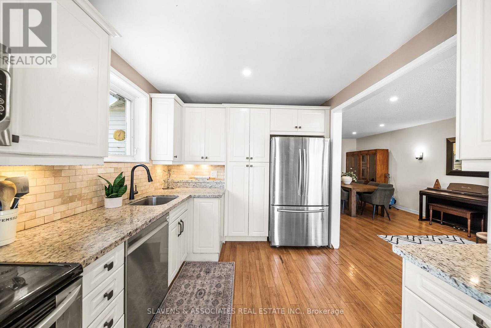 48 Billingsgate Crescent, Ajax, Ontario  L1S 2R8 - Photo 2 - E12576468