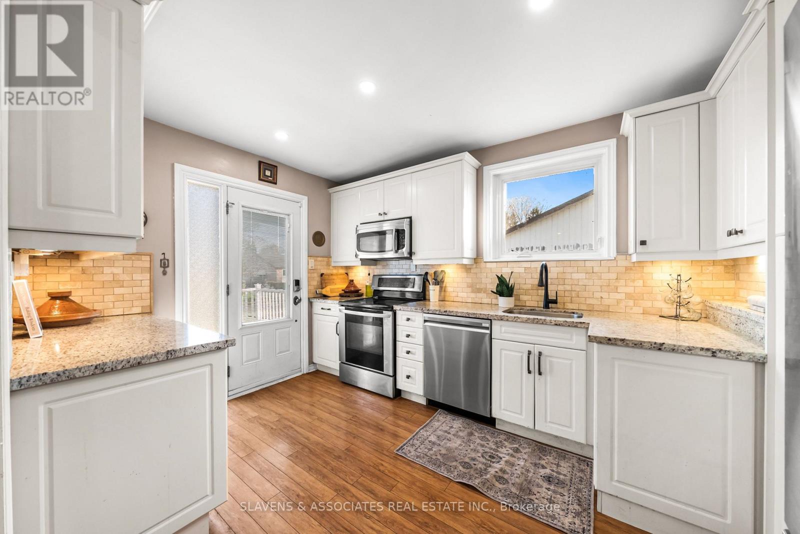 48 Billingsgate Crescent, Ajax, Ontario  L1S 2R8 - Photo 3 - E12576468