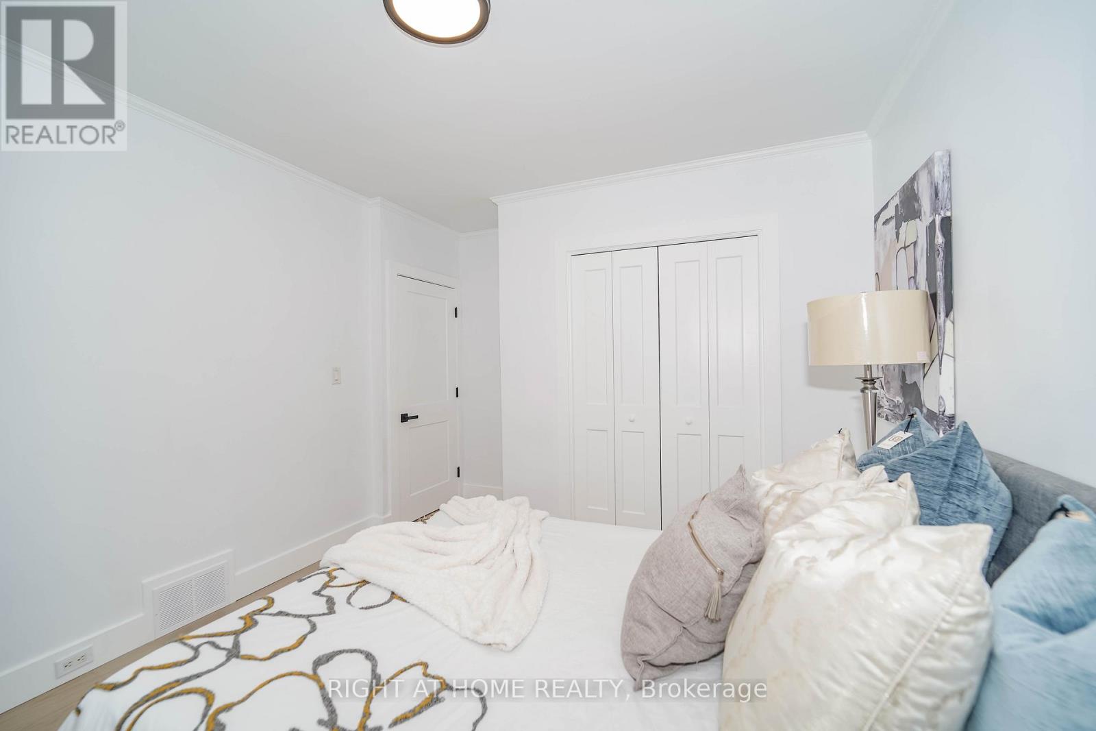 1360 Woodbine Avenue, Toronto, Ontario  M4C 4G5 - Photo 17 - E12576522