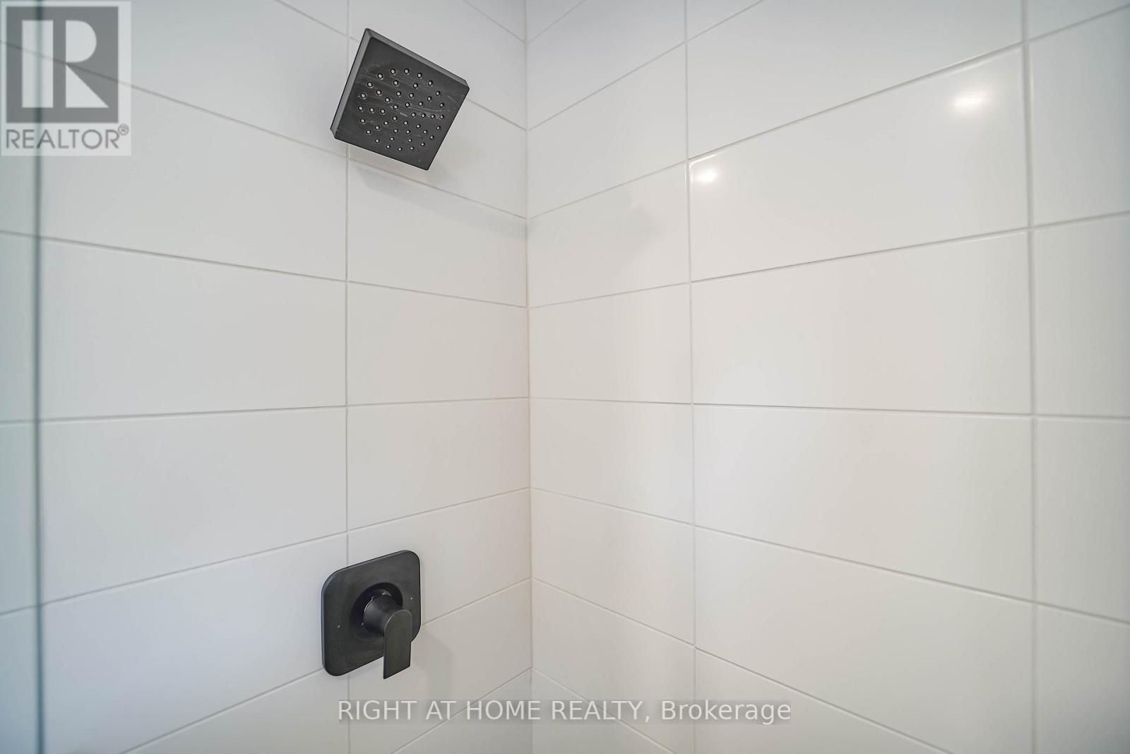 1360 Woodbine Avenue, Toronto, Ontario  M4C 4G5 - Photo 23 - E12576522