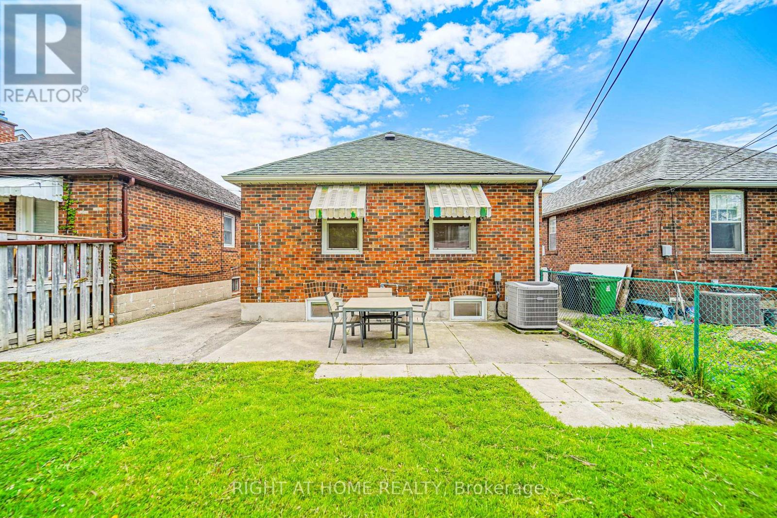 1360 Woodbine Avenue, Toronto, Ontario  M4C 4G5 - Photo 36 - E12576522