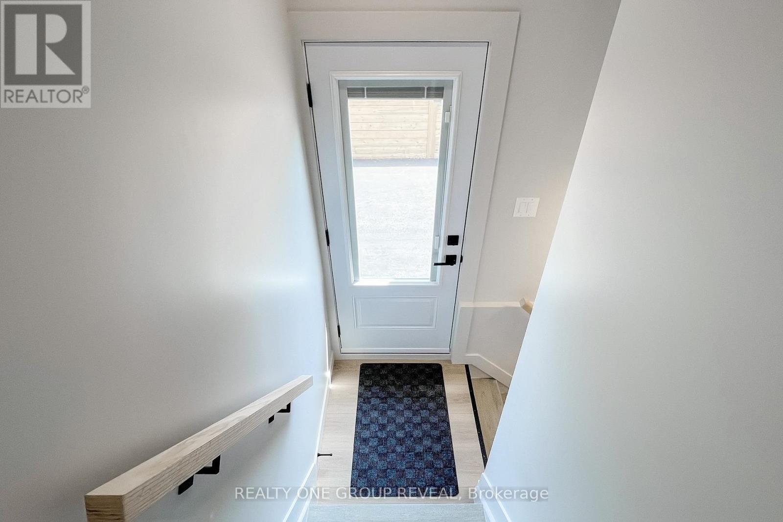 Lower - 739 Annland Street, Pickering, Ontario  L1W 1B5 - Photo 2 - E12576558