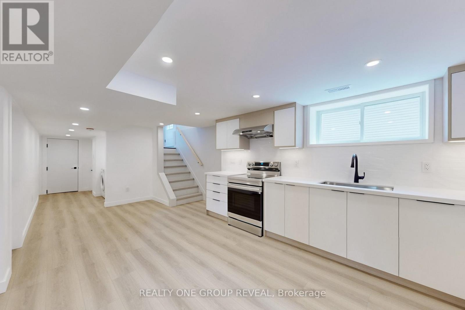 Lower - 739 Annland Street, Pickering, Ontario  L1W 1B5 - Photo 3 - E12576558