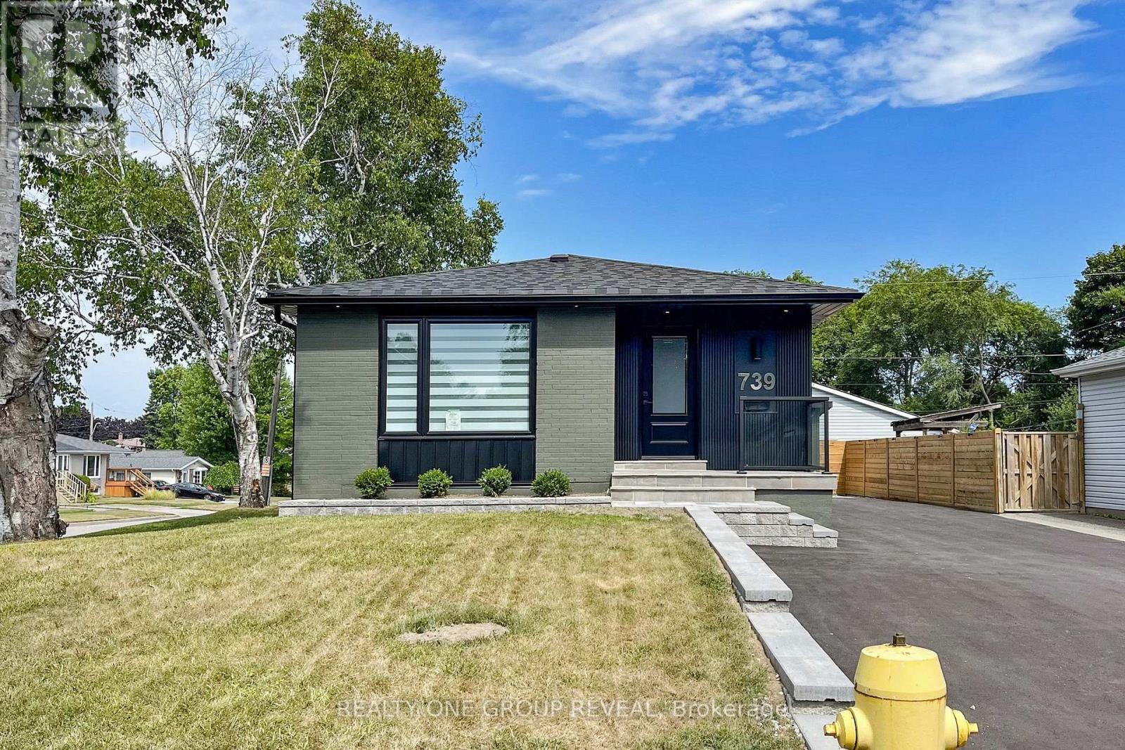 Upper - 739 Annland Street, Pickering, Ontario  L1W 1B5 - Photo 2 - E12576564