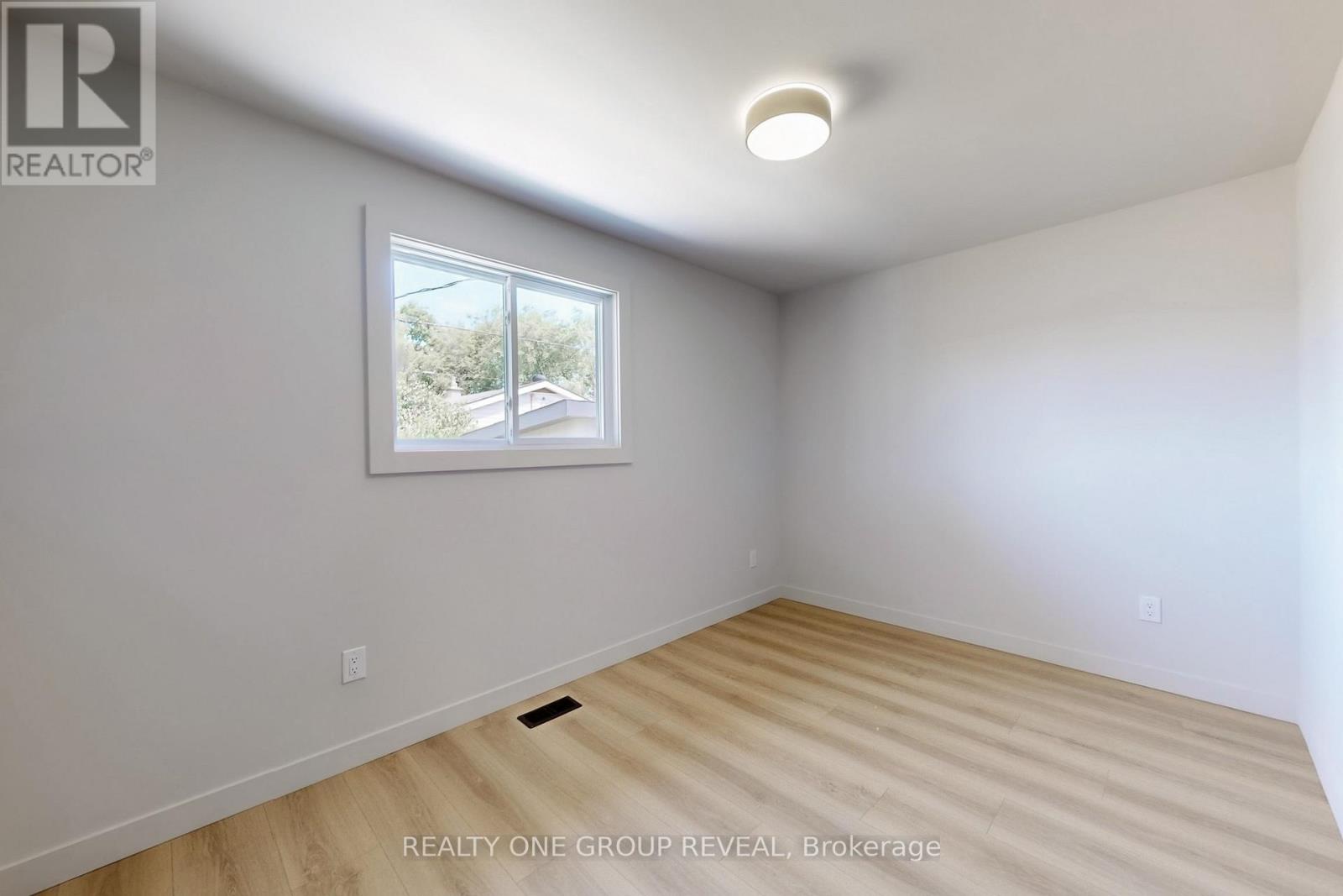 Upper - 739 Annland Street, Pickering, Ontario  L1W 1B5 - Photo 24 - E12576564