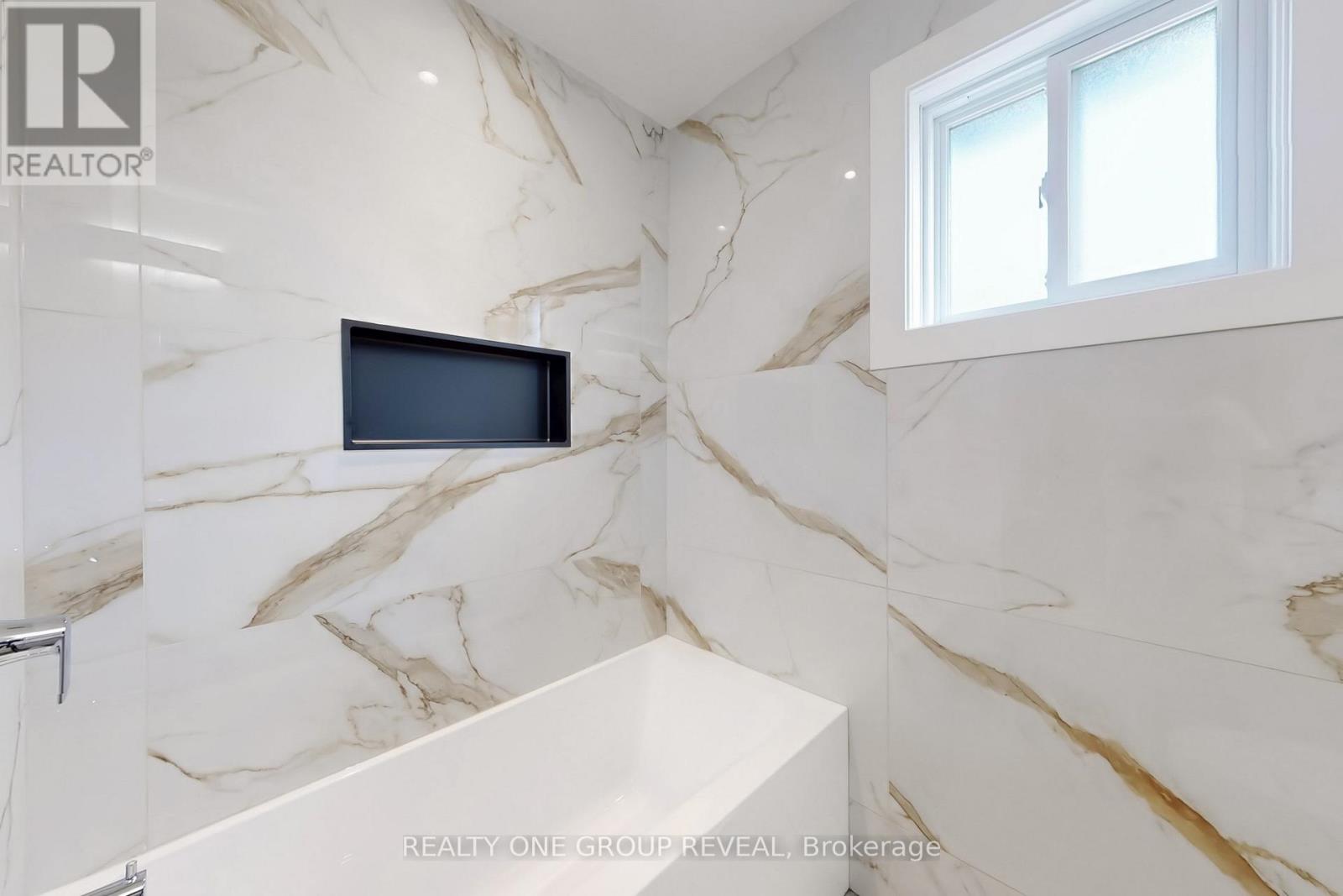 Upper - 739 Annland Street, Pickering, Ontario  L1W 1B5 - Photo 28 - E12576564