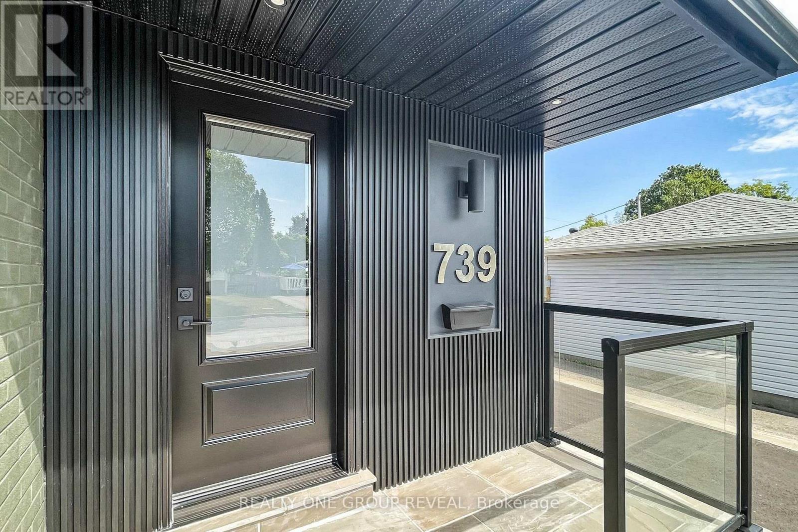 Upper - 739 Annland Street, Pickering, Ontario  L1W 1B5 - Photo 3 - E12576564