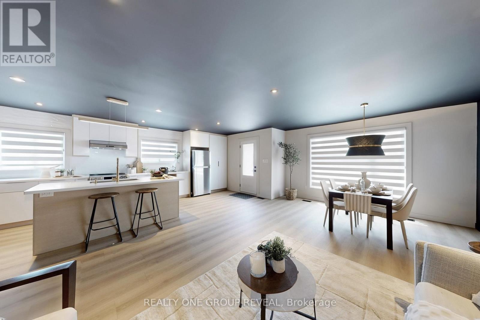 Upper - 739 Annland Street, Pickering, Ontario  L1W 1B5 - Photo 5 - E12576564