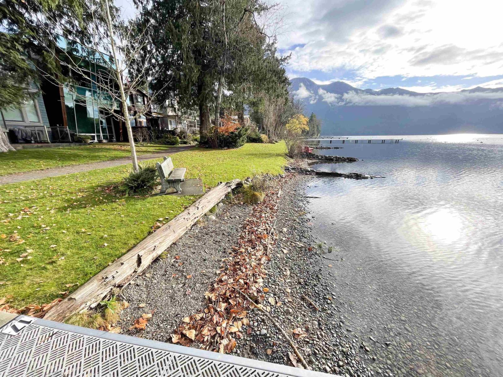 298 Hemlock Street, Cultus Lake North, Cultus Lake, British Columbia  V2R 4Y7 - Photo 36 - R3070040