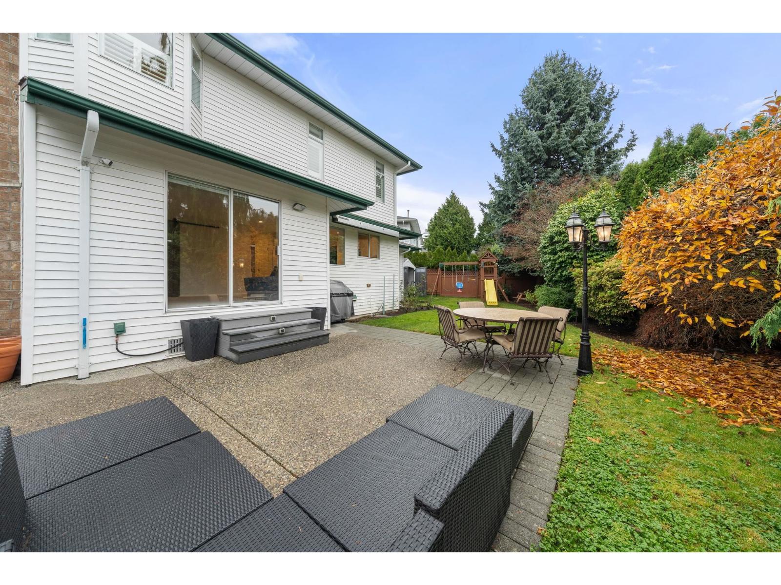 15560 Vista Drive, White Rock, British Columbia  V4B 5H8 - Photo 37 - R3068347