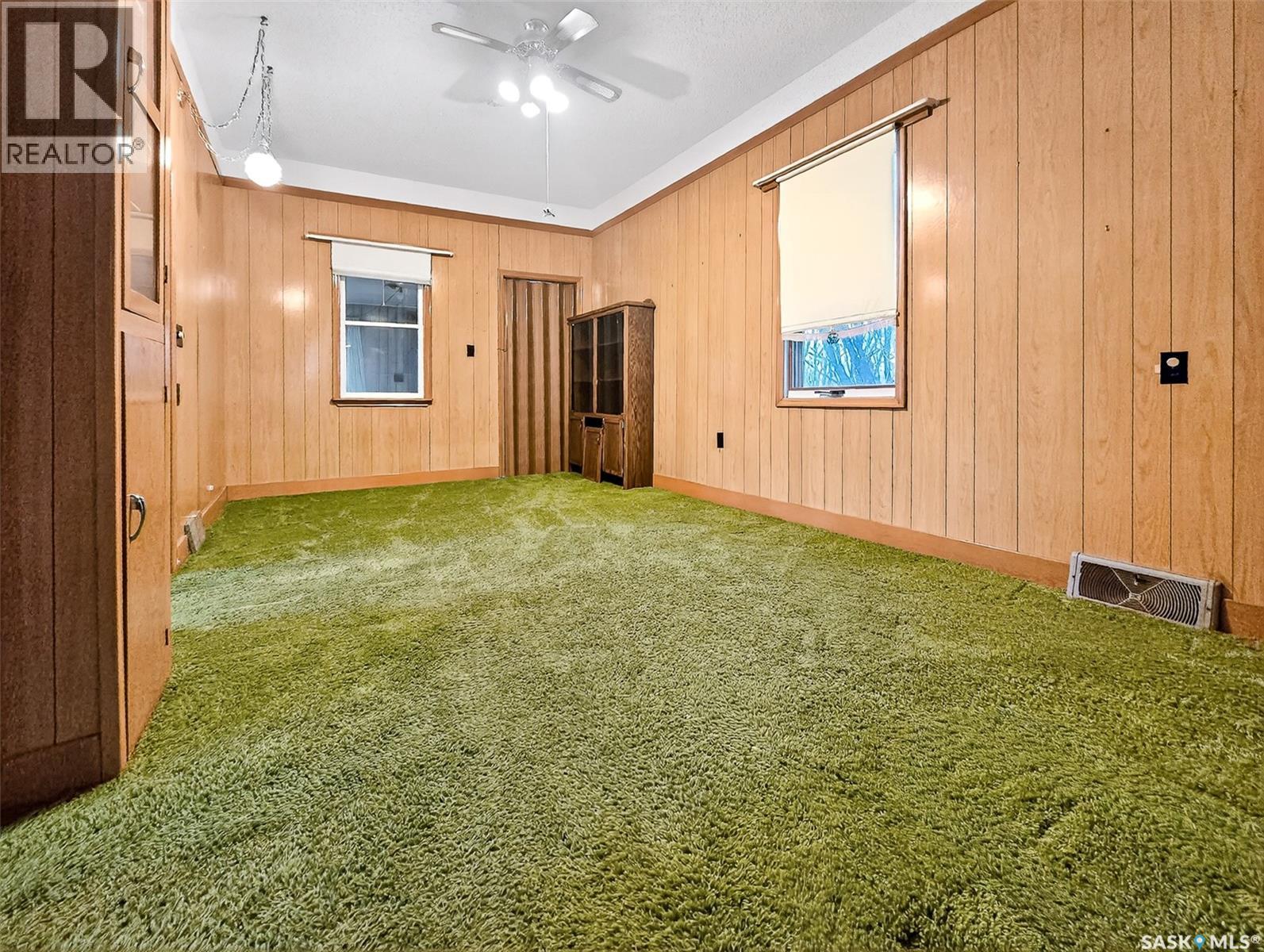 152 & 162 3rd Avenue W, Central Butte, Saskatchewan  S0H 0T0 - Photo 12 - SK024677