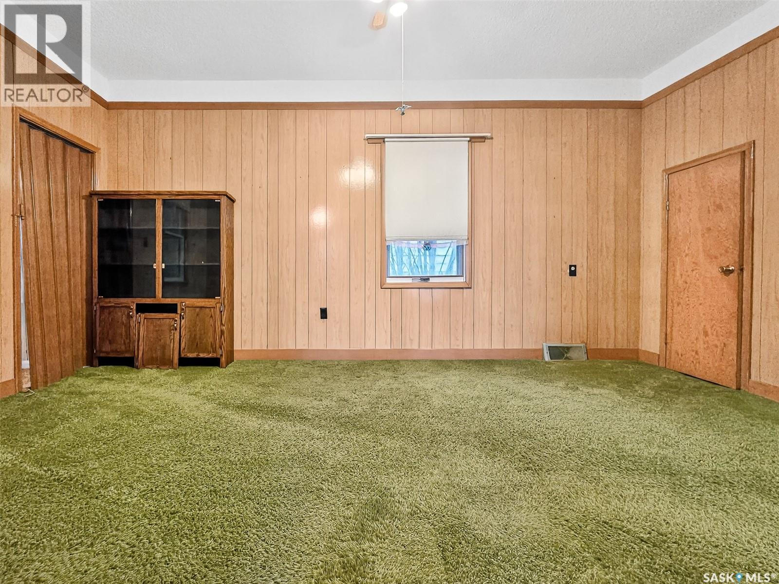 152 & 162 3rd Avenue W, Central Butte, Saskatchewan  S0H 0T0 - Photo 13 - SK024677