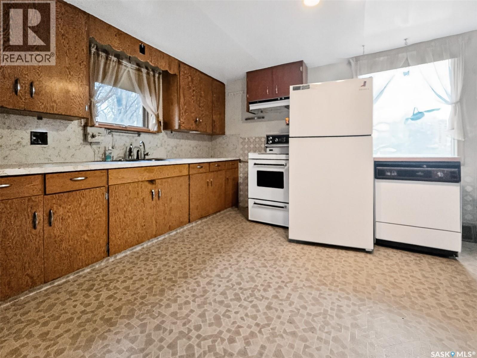 152 & 162 3rd Avenue W, Central Butte, Saskatchewan  S0H 0T0 - Photo 22 - SK024677