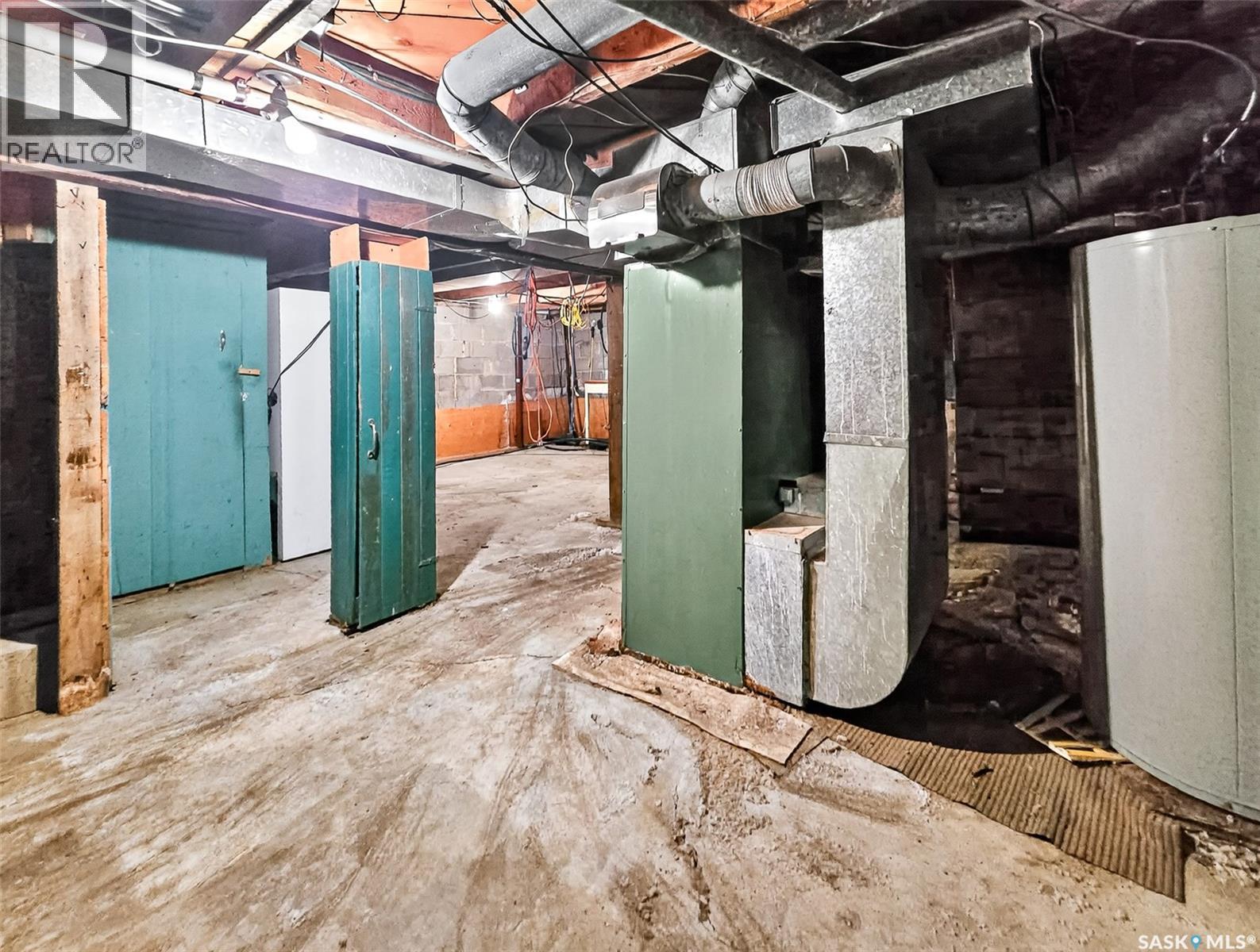 152 & 162 3rd Avenue W, Central Butte, Saskatchewan  S0H 0T0 - Photo 31 - SK024677