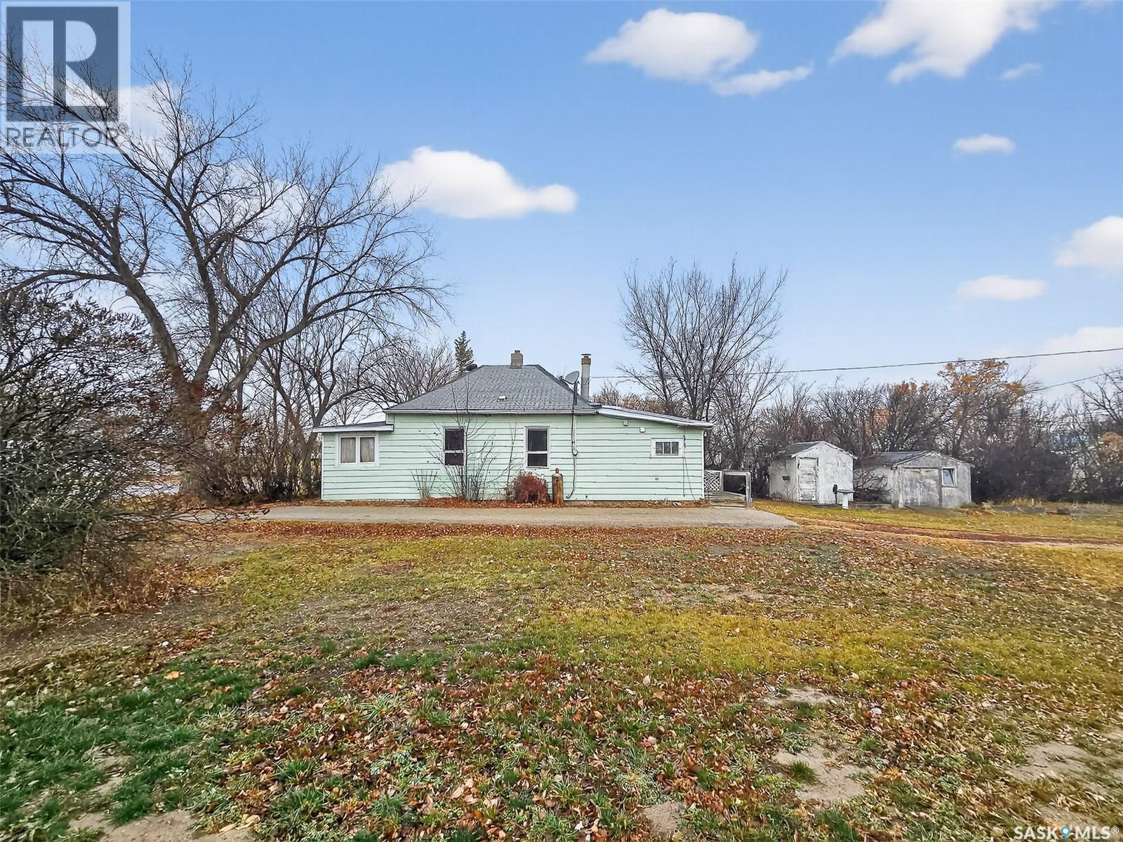 152 & 162 3rd Avenue W, Central Butte, Saskatchewan  S0H 0T0 - Photo 4 - SK024677