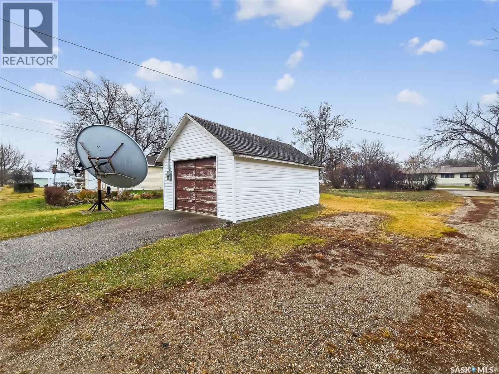 152 & 162 3rd Avenue W, Central Butte, Saskatchewan  S0H 0T0 - Photo 40 - SK024677