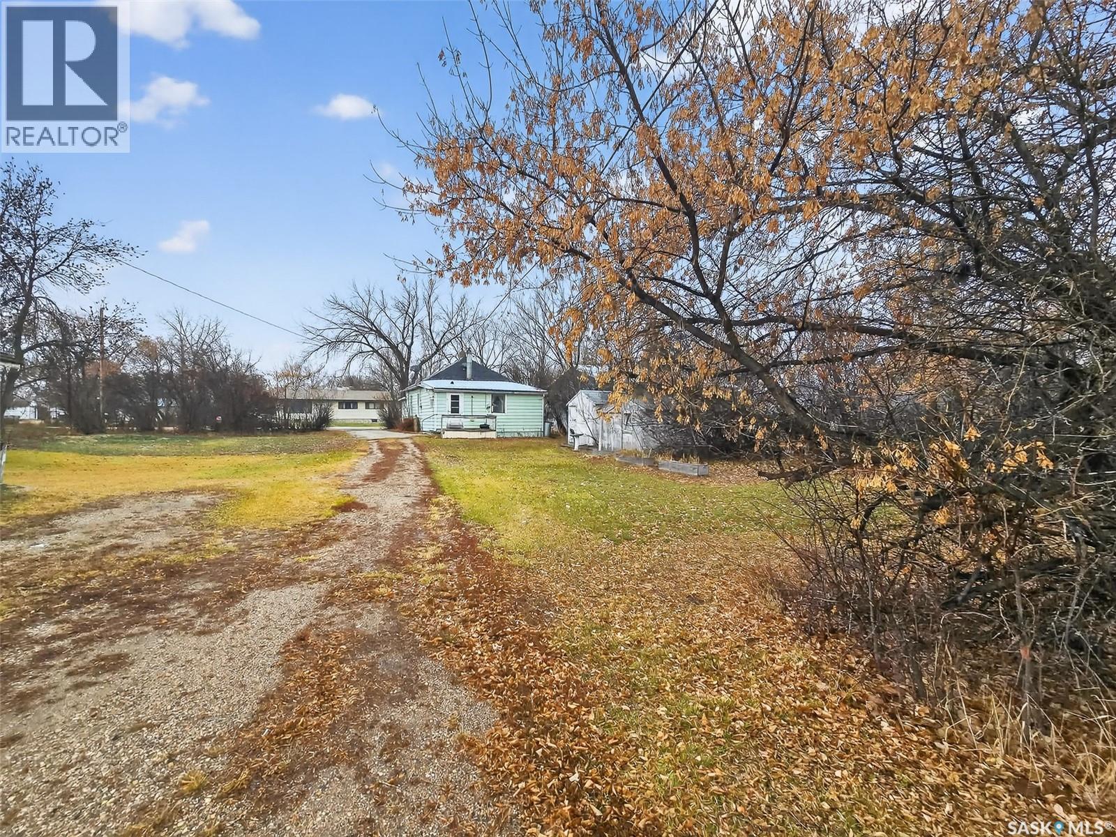152 & 162 3rd Avenue W, Central Butte, Saskatchewan  S0H 0T0 - Photo 43 - SK024677
