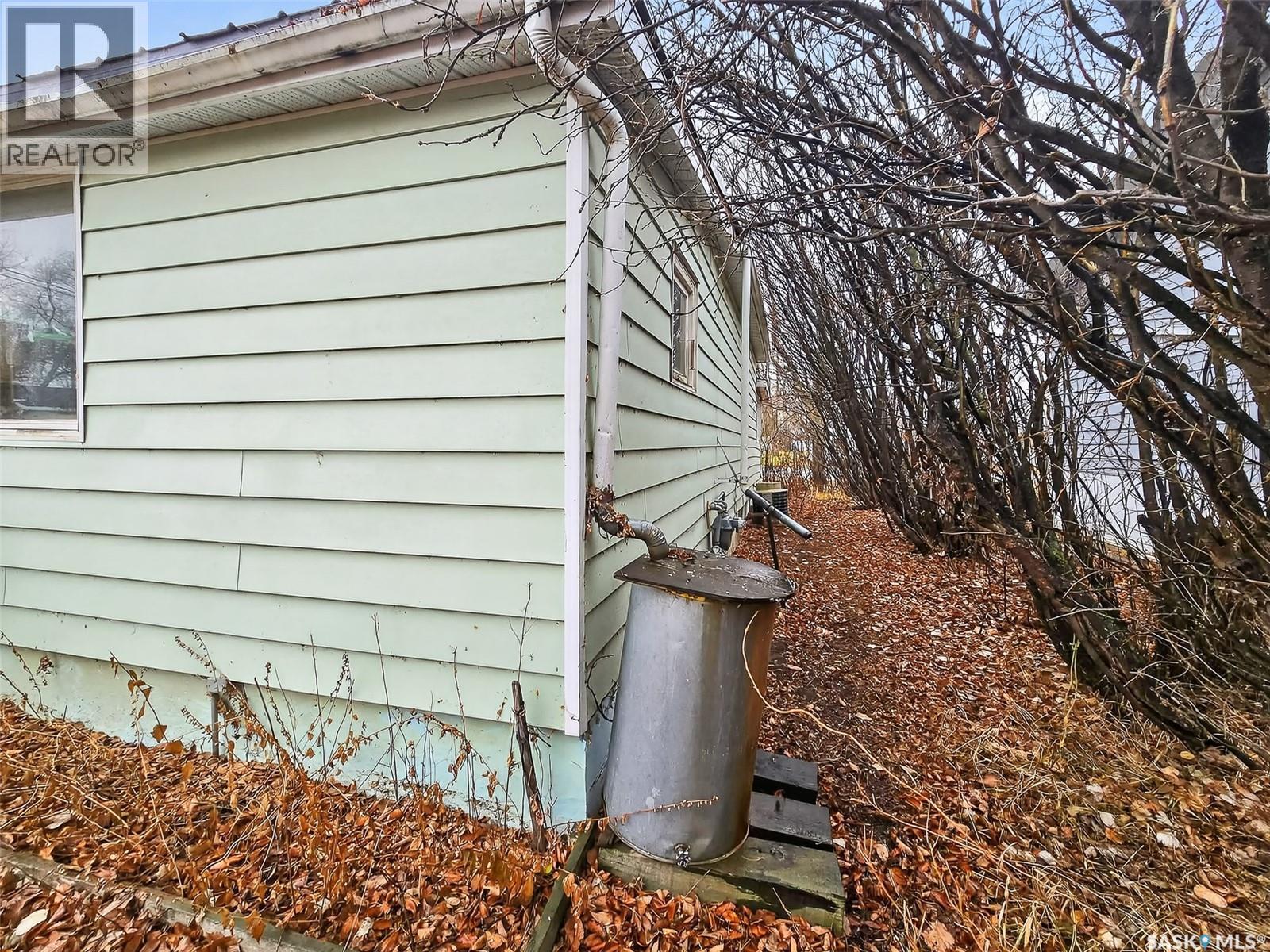 152 & 162 3rd Avenue W, Central Butte, Saskatchewan  S0H 0T0 - Photo 44 - SK024677