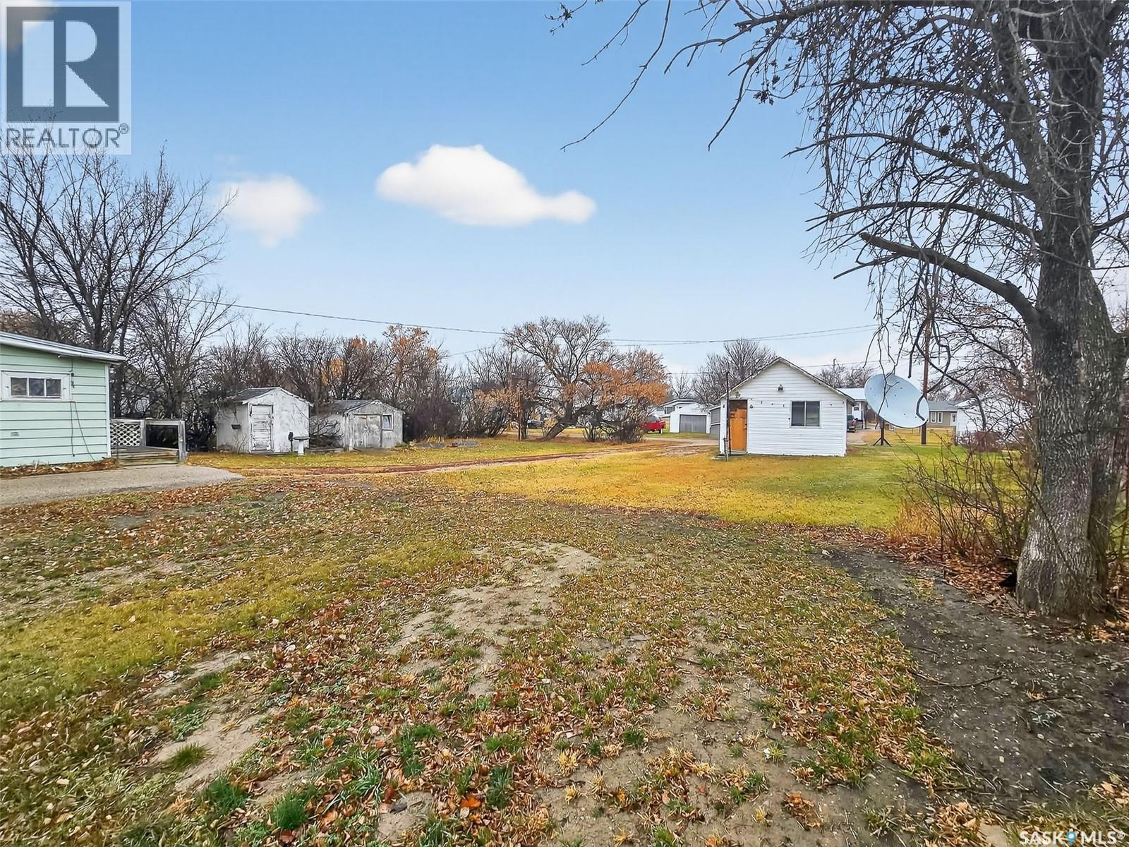 152 & 162 3rd Avenue W, Central Butte, Saskatchewan  S0H 0T0 - Photo 5 - SK024677
