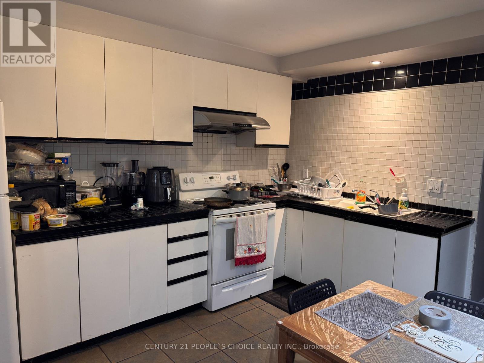 538 Caledonia Road, Toronto, Ontario  M6E 4V4 - Photo 13 - W12576340