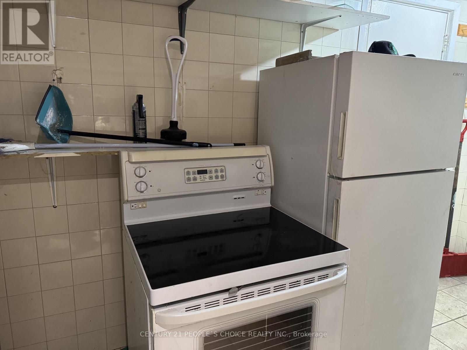 538 Caledonia Road, Toronto, Ontario  M6E 4V4 - Photo 6 - W12576340