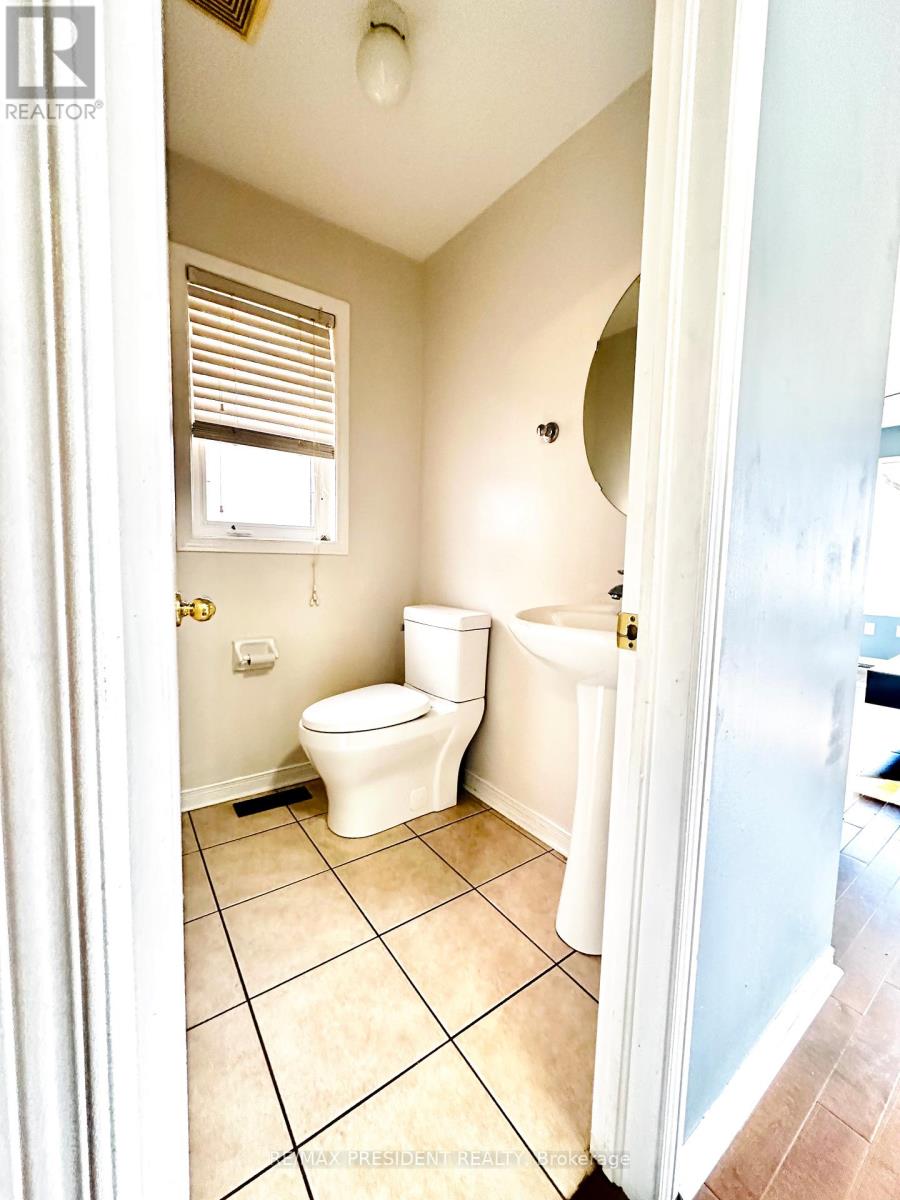 13 Rockgarden Trail N, Brampton, Ontario L6R 3M9 - Photo 6 - W12575976