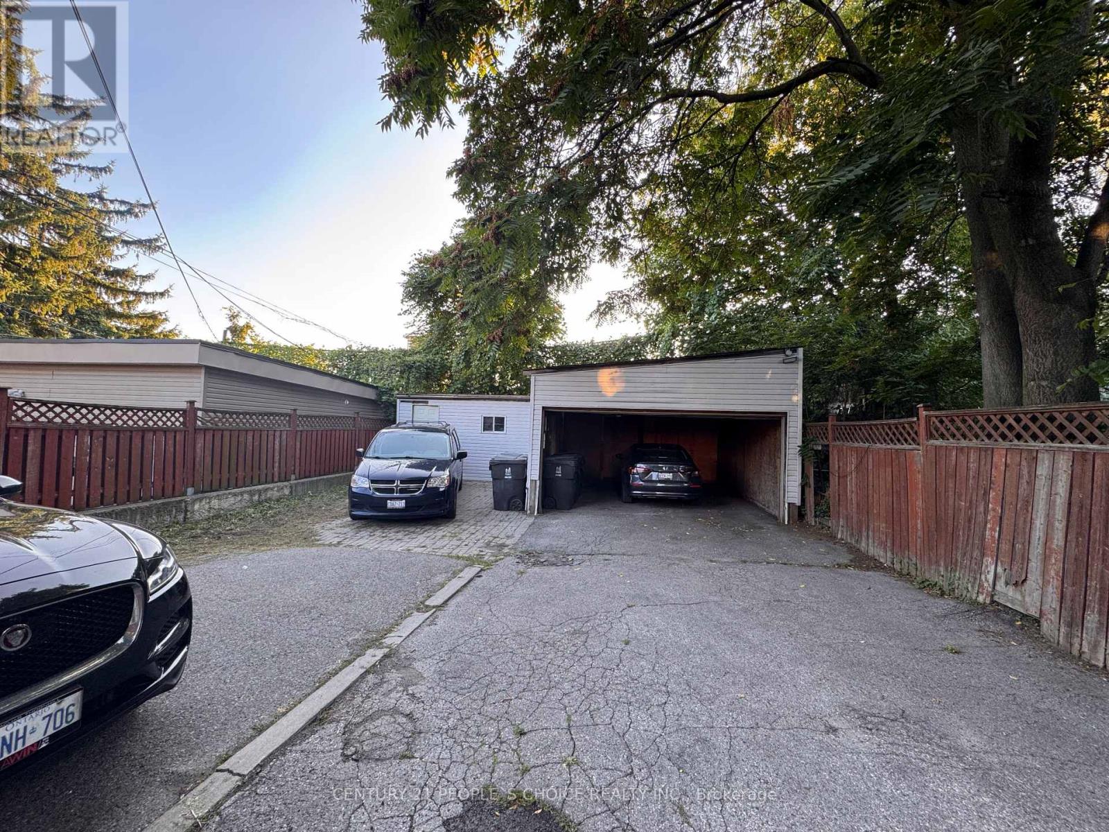 538 Caledonia Road, Toronto, Ontario  M6E 4V4 - Photo 31 - W12576340