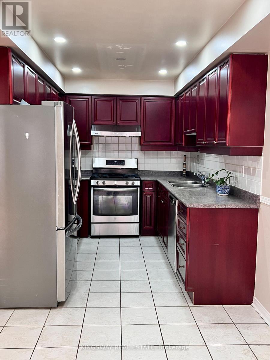 102 Lucena Crescent, Vaughan, Ontario  L6A 2W4 - Photo 10 - N12576384