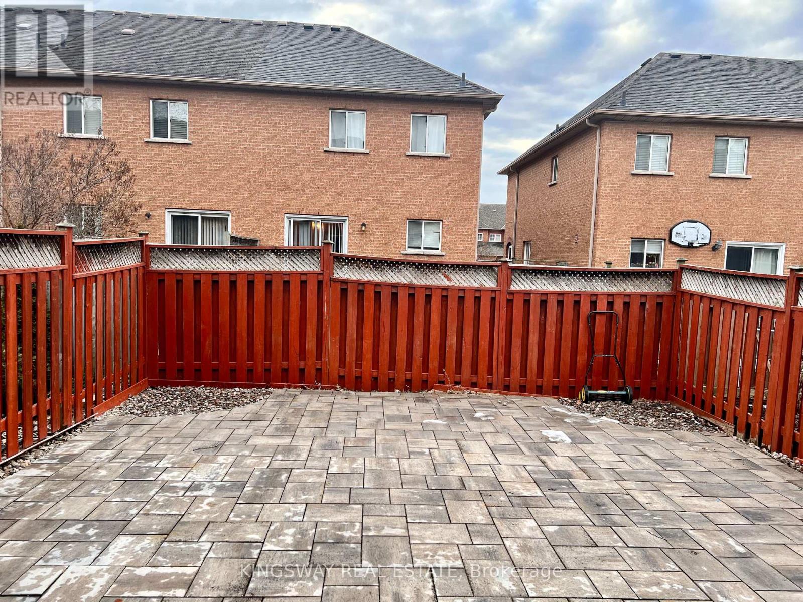 102 Lucena Crescent, Vaughan, Ontario  L6A 2W4 - Photo 23 - N12576384