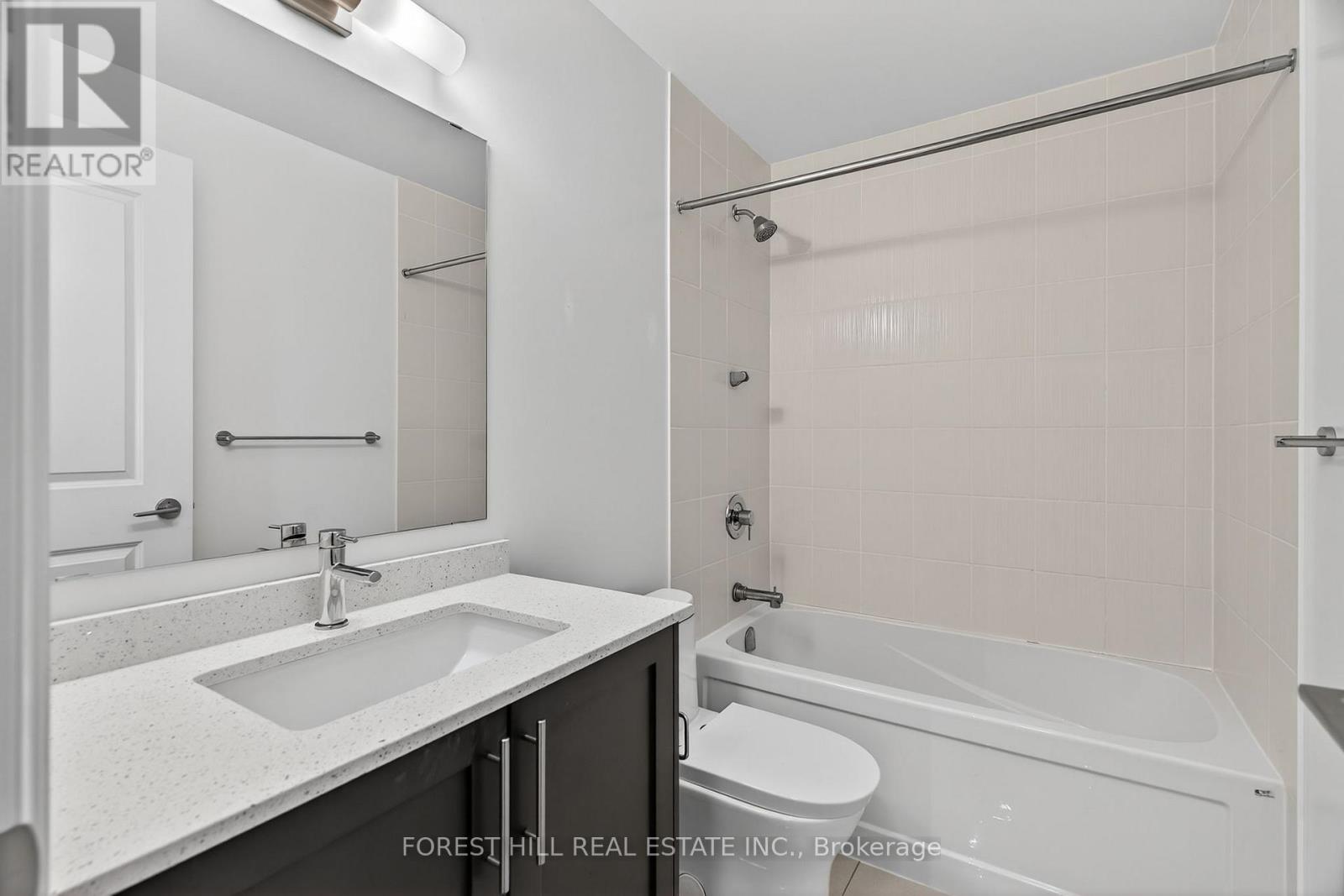 208 - 10 Gatineau Drive, Vaughan, Ontario  L4J 0L2 - Photo 10 - N12576474