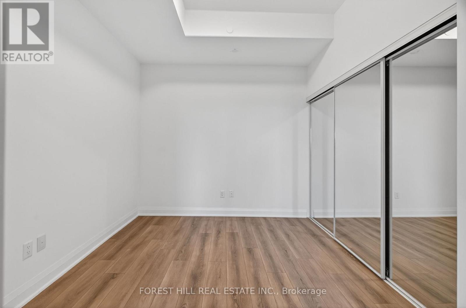 208 - 10 Gatineau Drive, Vaughan, Ontario  L4J 0L2 - Photo 8 - N12576474