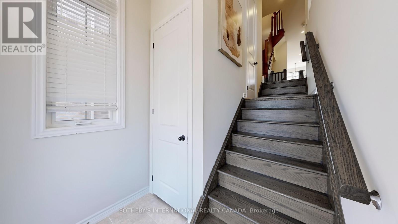 160 Sunset Terrace, Vaughan, Ontario  L4H 4S1 - Photo 4 - N12576544