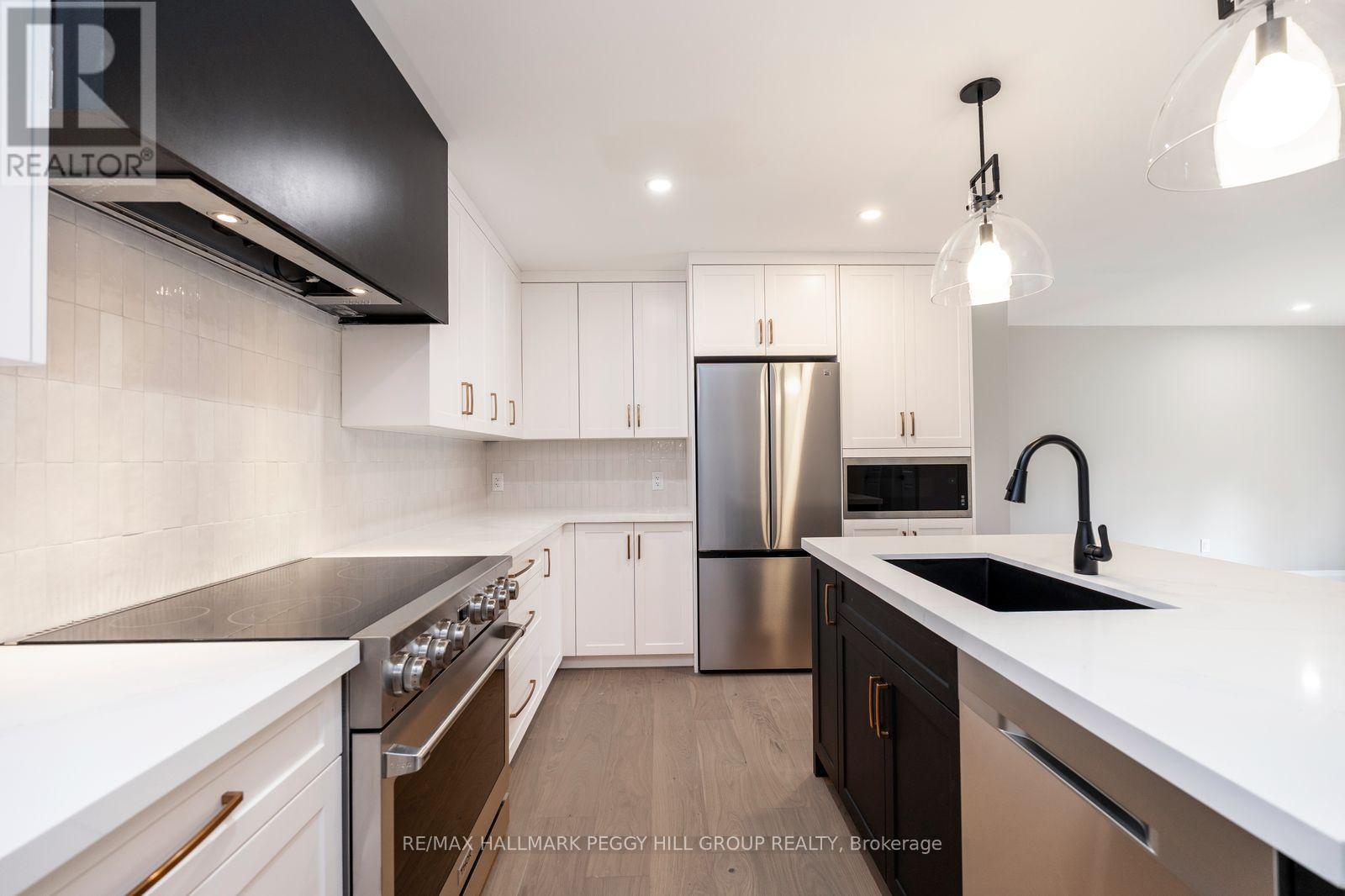 16 Hillview Crescent, Springwater, Ontario  L9X 1N4 - Photo 2 - S12576414